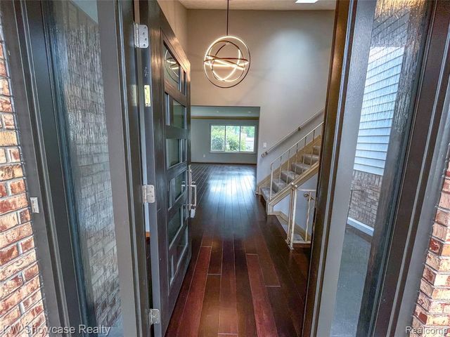 2268 Academy Drive, Troy, MI 48083