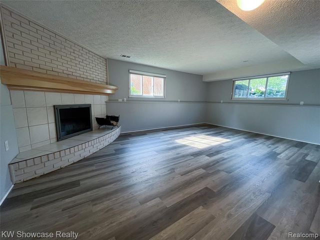 2268 Academy Drive, Troy, MI 48083