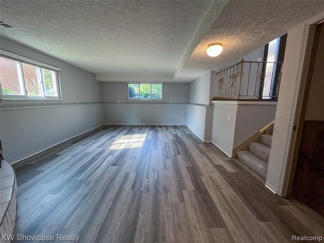 2268 Academy Drive, Troy, MI 48083