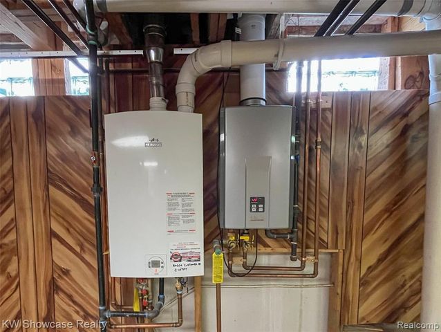 2268 Academy Drive, Troy, MI 48083