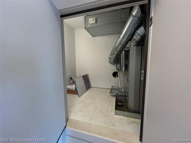 2268 Academy Drive, Troy, MI 48083