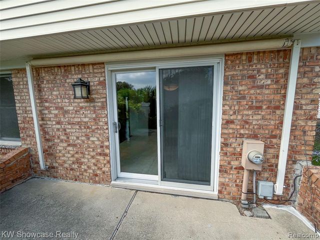 2268 Academy Drive, Troy, MI 48083