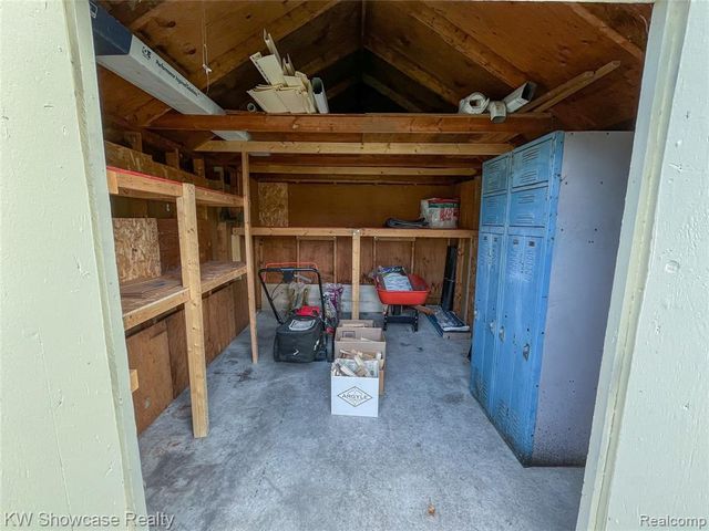 2268 Academy Drive, Troy, MI 48083