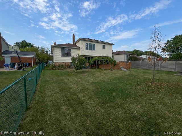 2268 Academy Drive, Troy, MI 48083