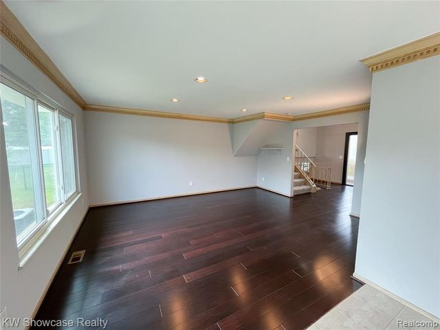 2268 Academy Drive, Troy, MI 48083