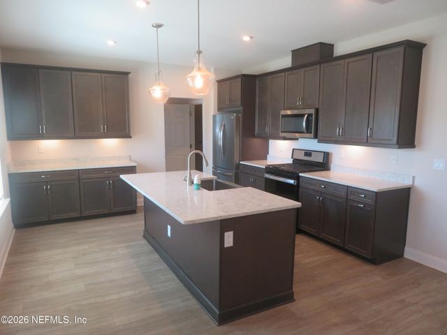313 MEADOW CREEK Drive, St. Johns, FL 32259