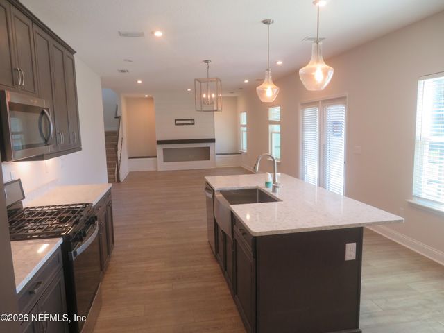 313 MEADOW CREEK Drive, St. Johns, FL 32259