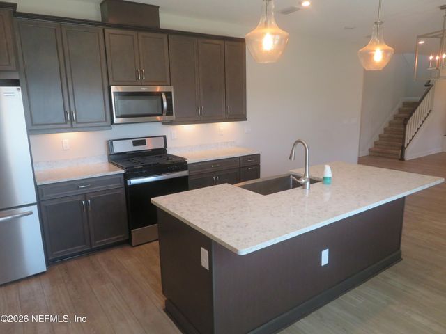 313 MEADOW CREEK Drive, St. Johns, FL 32259