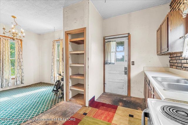 1448 Knollwood Avenue, Lansing, MI 48906