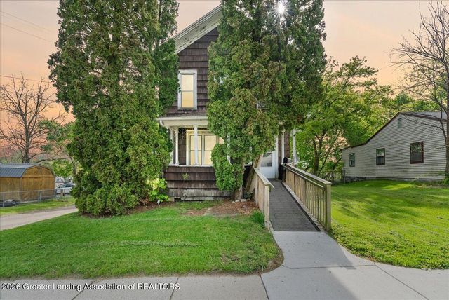 1448 Knollwood Avenue, Lansing, MI 48906