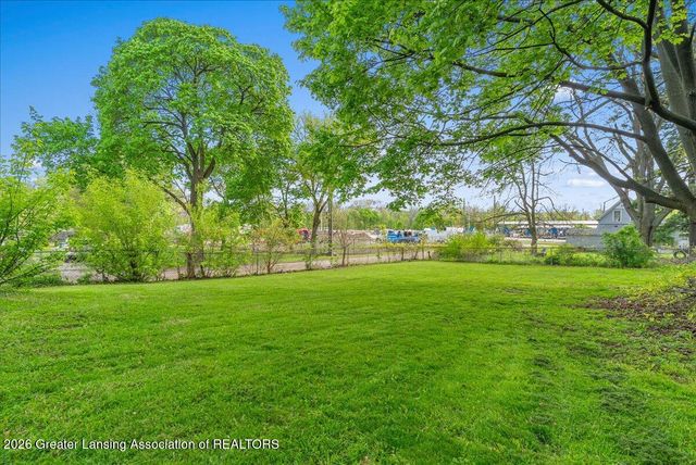 1448 Knollwood Avenue, Lansing, MI 48906