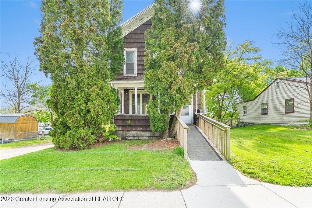 1448 Knollwood Avenue, Lansing, MI 48906