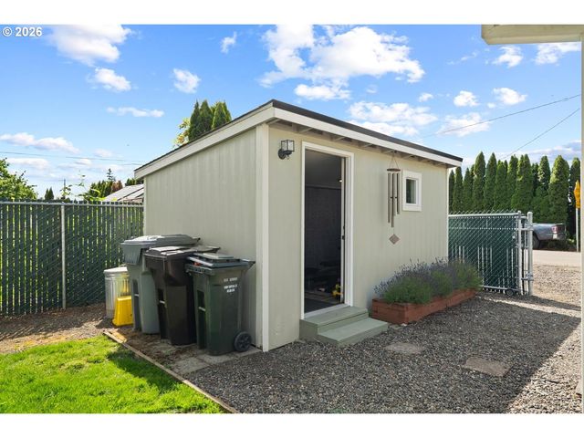 24486 S BARLOW Rd, Canby, OR 97013