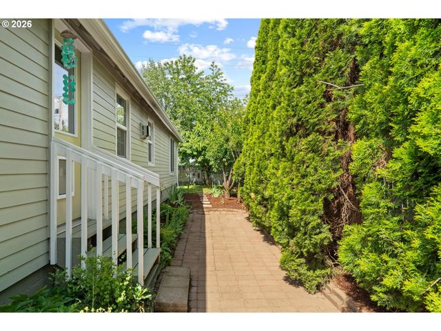 24486 S BARLOW Rd, Canby, OR 97013