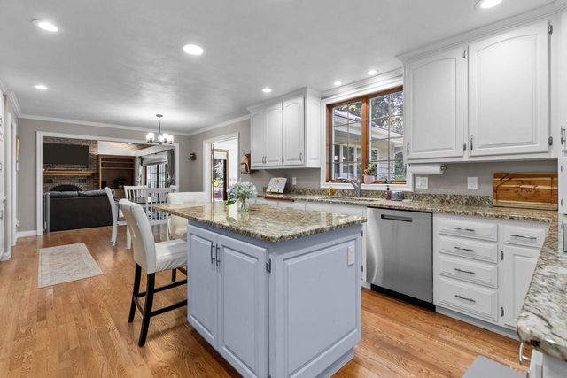 918 E KRAMER LANE, Appleton, WI 54915