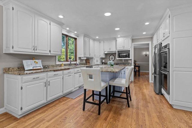 918 E KRAMER LANE, Appleton, WI 54915