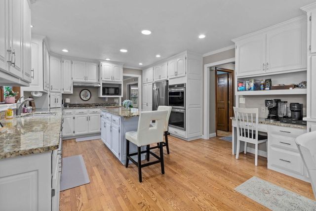 918 E KRAMER LANE, Appleton, WI 54915