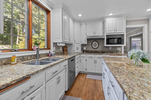 918 E KRAMER LANE, Appleton, WI 54915