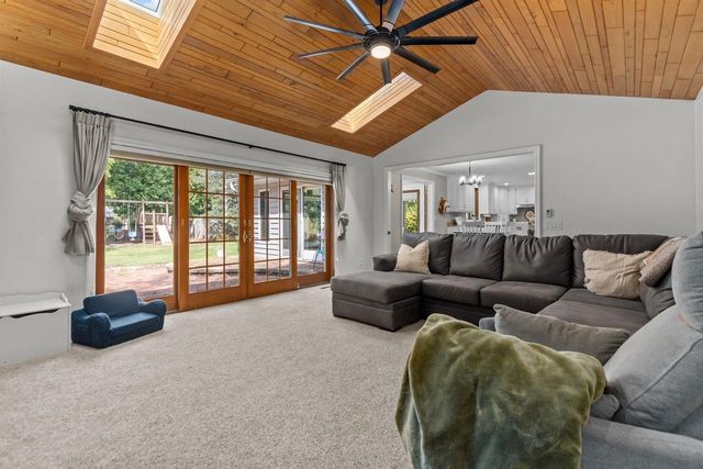 918 E KRAMER LANE, Appleton, WI 54915