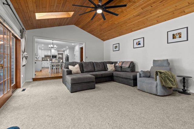 918 E KRAMER LANE, Appleton, WI 54915