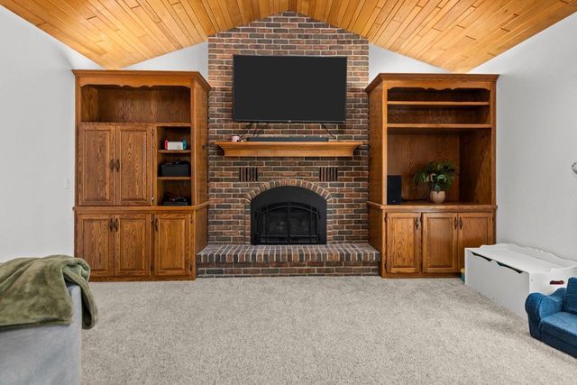 918 E KRAMER LANE, Appleton, WI 54915