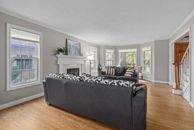 918 E KRAMER LANE, Appleton, WI 54915