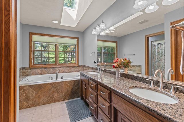 918 E KRAMER LANE, Appleton, WI 54915