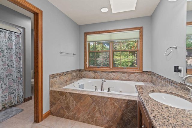 918 E KRAMER LANE, Appleton, WI 54915