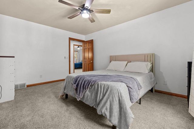 918 E KRAMER LANE, Appleton, WI 54915