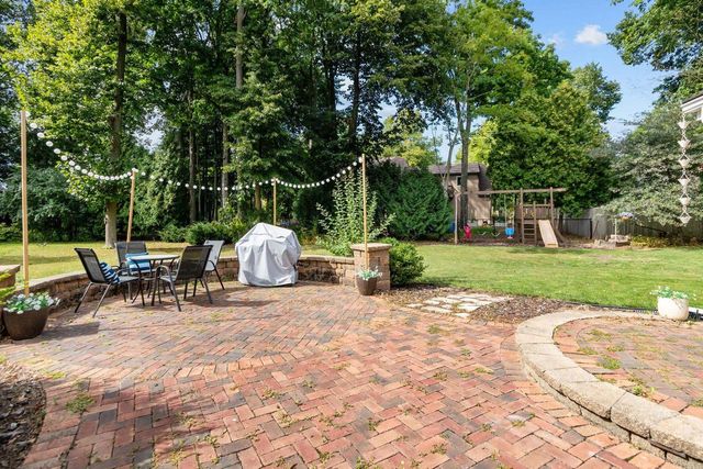 918 E KRAMER LANE, Appleton, WI 54915