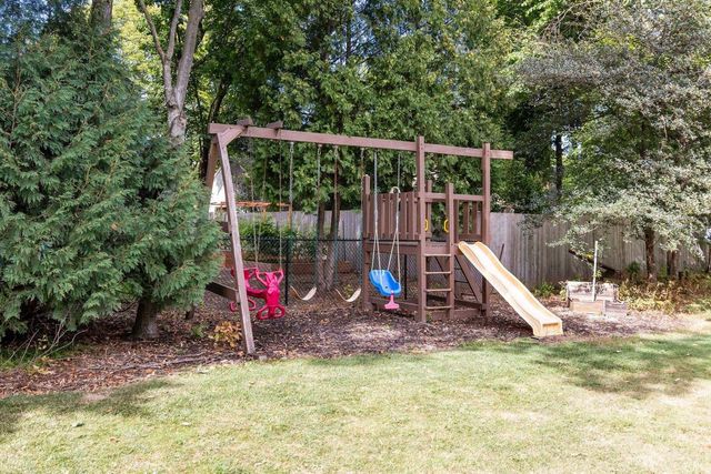 918 E KRAMER LANE, Appleton, WI 54915