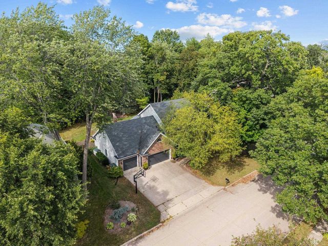 918 E KRAMER LANE, Appleton, WI 54915