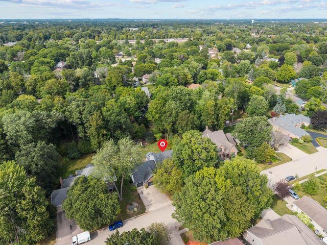 918 E KRAMER LANE, Appleton, WI 54915