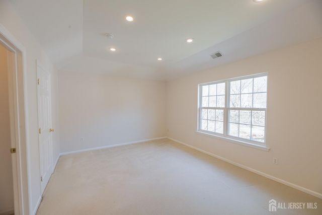 6 Banyan Court, Edison, NJ 08820