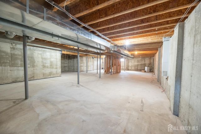 6 Banyan Court, Edison, NJ 08820