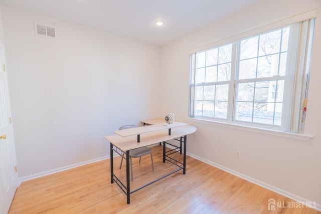 6 Banyan Court, Edison, NJ 08820