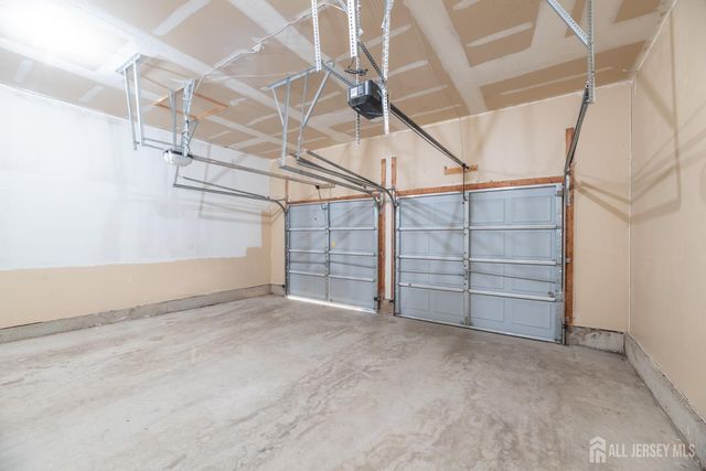 6 Banyan Court, Edison, NJ 08820