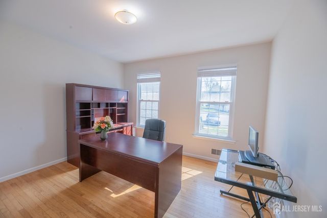 6 Banyan Court, Edison, NJ 08820