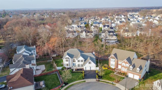 6 Banyan Court, Edison, NJ 08820