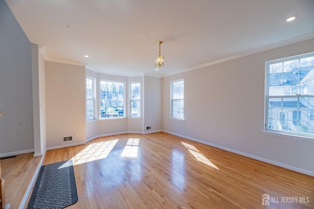 6 Banyan Court, Edison, NJ 08820