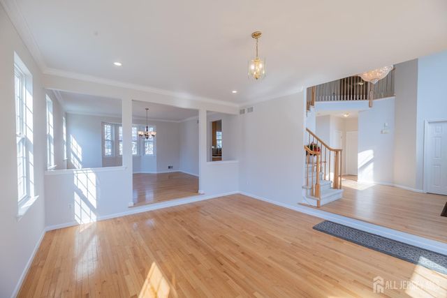 6 Banyan Court, Edison, NJ 08820