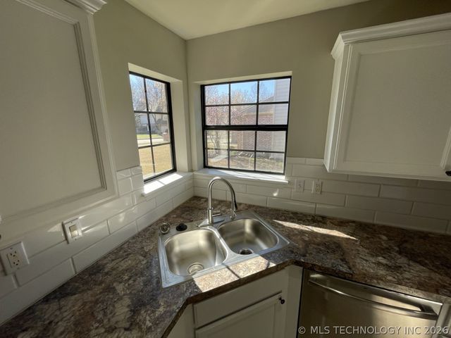 208 S Poplar Avenue, Broken Arrow, OK 74012