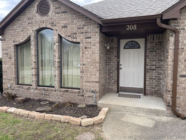 208 S Poplar Avenue, Broken Arrow, OK 74012