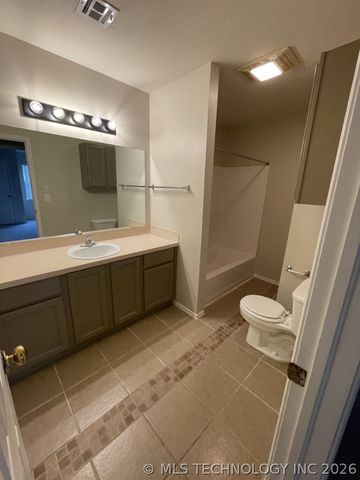 208 S Poplar Avenue, Broken Arrow, OK 74012