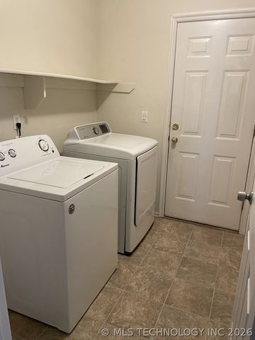 208 S Poplar Avenue, Broken Arrow, OK 74012