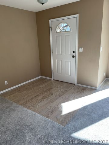 208 S Poplar Avenue, Broken Arrow, OK 74012