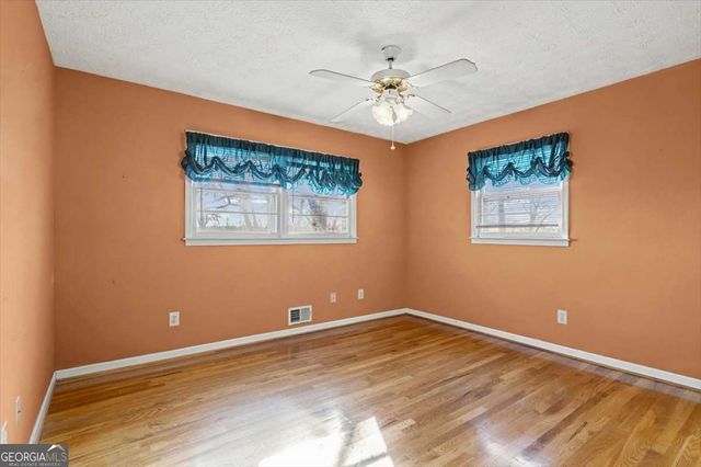 5 Ridgewood Drive, Cartersville, GA 30120