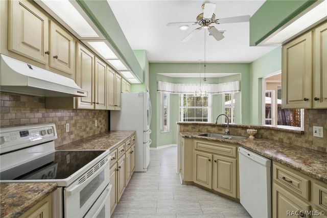 19851 SW 93rd Lane Road, Dunnellon, FL 34432