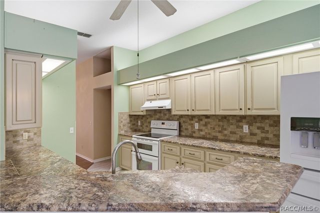 19851 SW 93rd Lane Road, Dunnellon, FL 34432