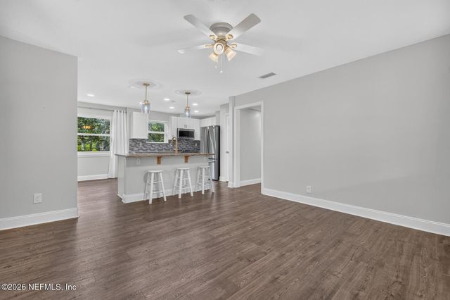 7220 HIELO Drive, Jacksonville, FL 32211